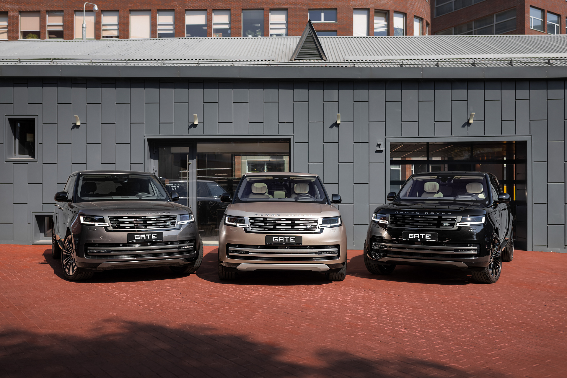 <span class="mt40">Land Rover</span>
